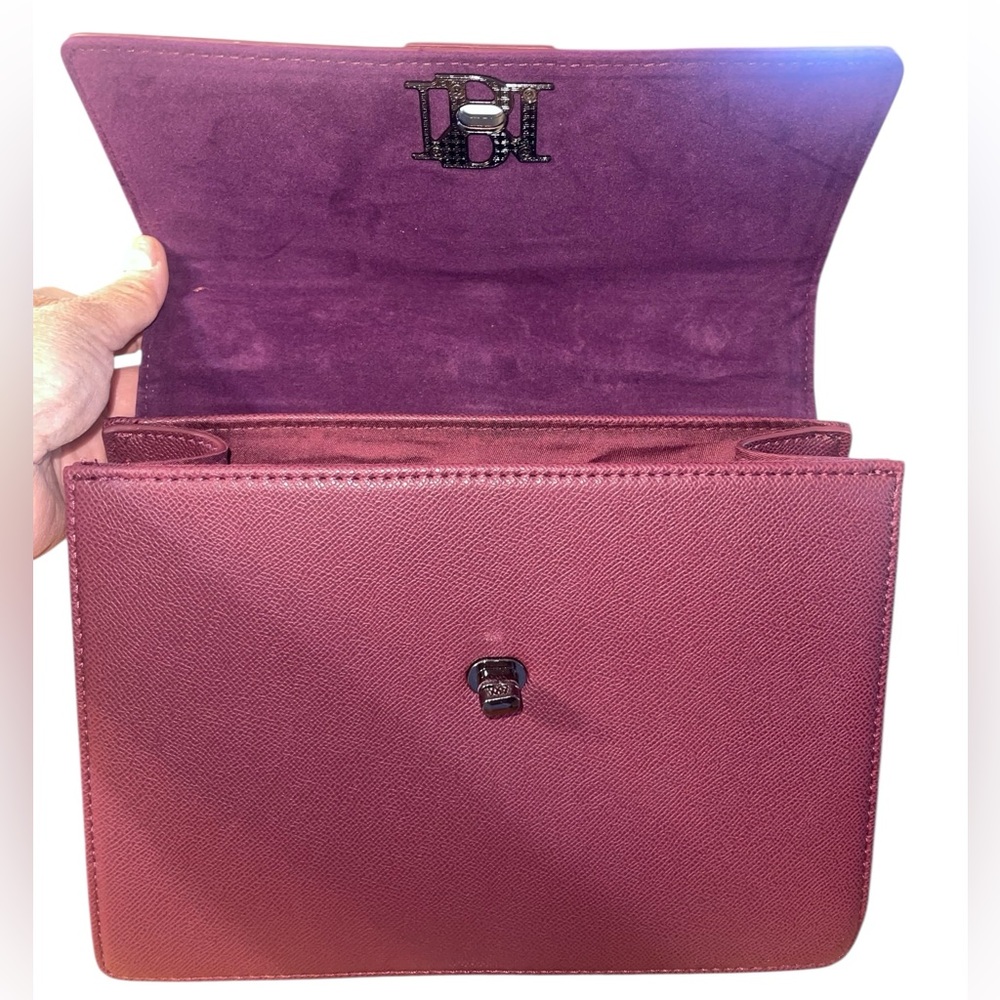 NWT-Badgley Mischka crossbody bag in Plumb. Letter lock, vegan leather - Picture 7 of 15